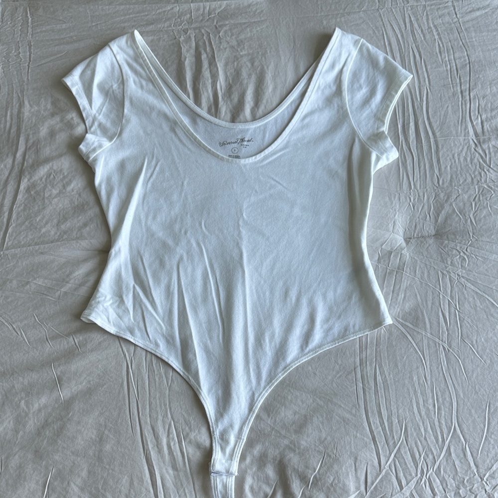 Universal Thread Classic White Bodysuit